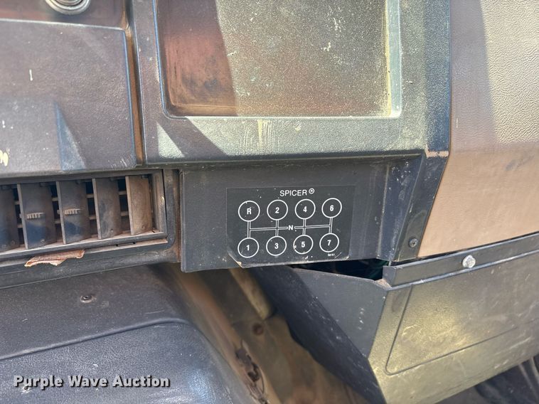 image for item OB9484 1991 International 4900 fuel truck