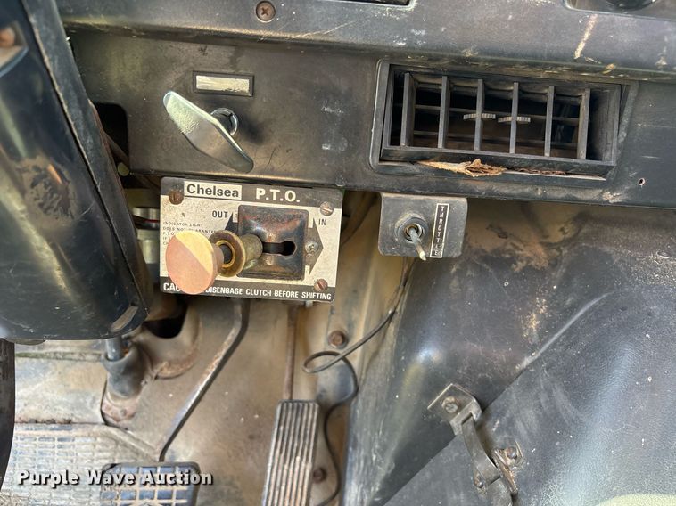 image for item OB9484 1991 International 4900 fuel truck