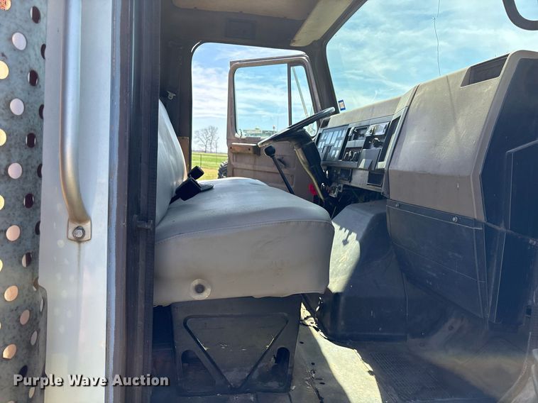 image for item OB9484 1991 International 4900 fuel truck