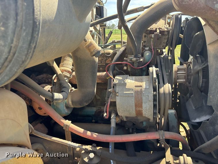 image for item OB9484 1991 International 4900 fuel truck