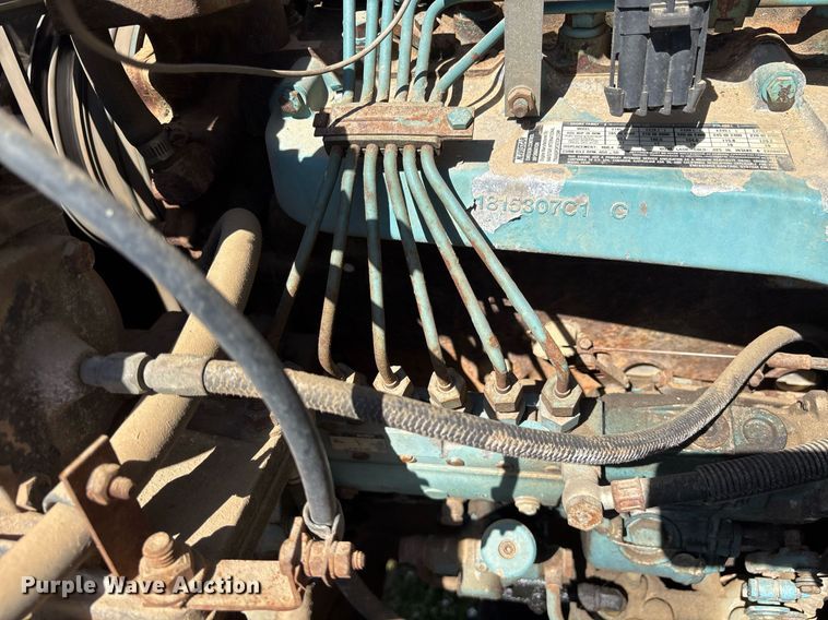 image for item OB9484 1991 International 4900 fuel truck