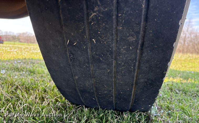 image for item OB9484 1991 International 4900 fuel truck