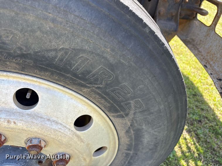 image for item OB9484 1991 International 4900 fuel truck