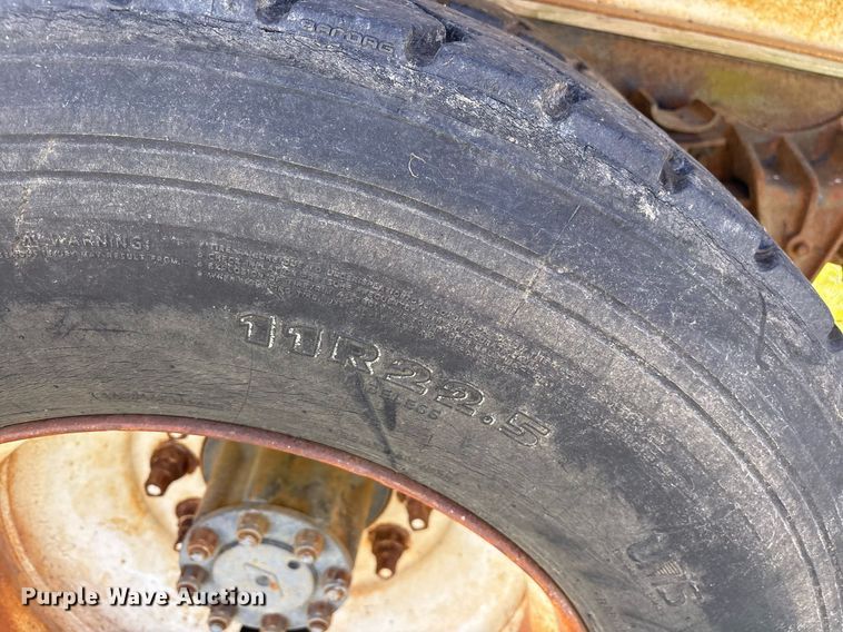 image for item OB9484 1991 International 4900 fuel truck