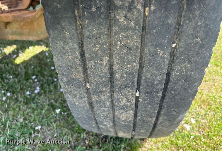 image for item OB9484 1991 International 4900 fuel truck