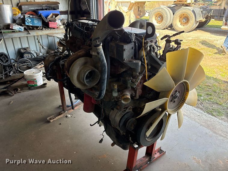 image for item OB9550 1994 Ford LTL 9000 truck cab and chassis