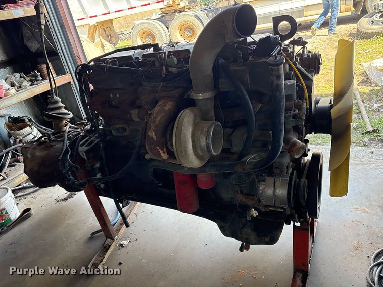 image for item OB9550 1994 Ford LTL 9000 truck cab and chassis