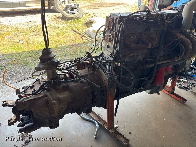 image for item OB9550 1994 Ford LTL 9000 truck cab and chassis