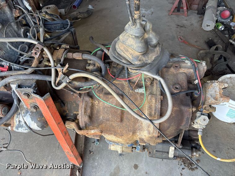 image for item OB9550 1994 Ford LTL 9000 truck cab and chassis