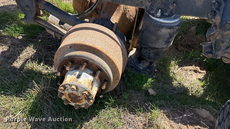 image for item OB9550 1994 Ford LTL 9000 truck cab and chassis