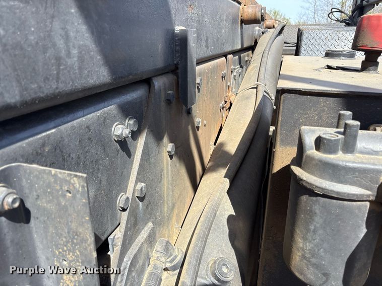 image for item OB9553 2002 Freightliner FL112 roll-off container truck