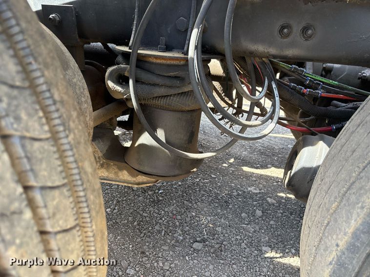 image for item OB9553 2002 Freightliner FL112 roll-off container truck