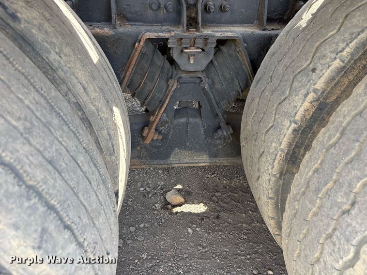 image for item OB9553 2002 Freightliner FL112 roll-off container truck