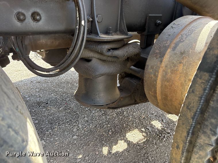 image for item OB9553 2002 Freightliner FL112 roll-off container truck