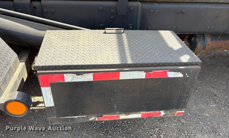 image for item OB9553 2002 Freightliner FL112 roll-off container truck