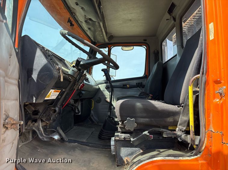 image for item OB9553 2002 Freightliner FL112 roll-off container truck