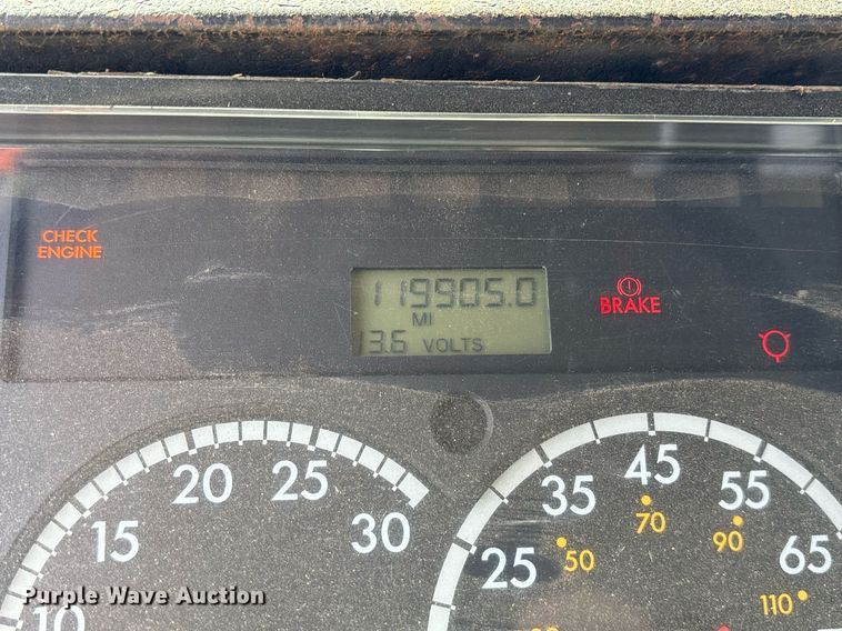 image for item OB9553 2002 Freightliner FL112 roll-off container truck