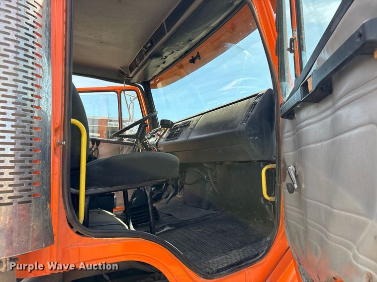 image for item OB9553 2002 Freightliner FL112 roll-off container truck