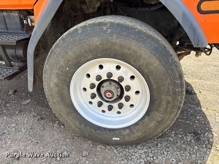 image for item OB9553 2002 Freightliner FL112 roll-off container truck