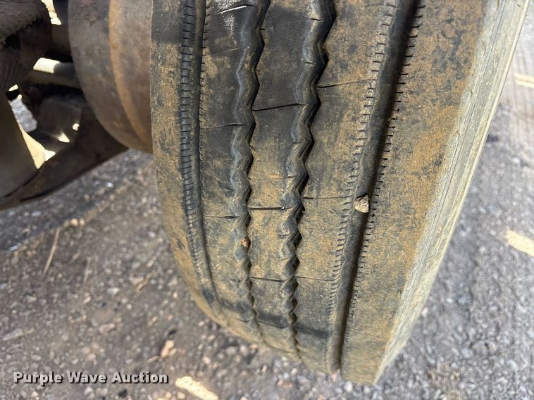 image for item OB9553 2002 Freightliner FL112 roll-off container truck