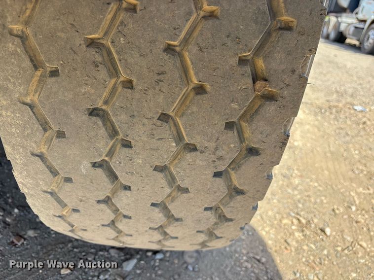 image for item OB9553 2002 Freightliner FL112 roll-off container truck