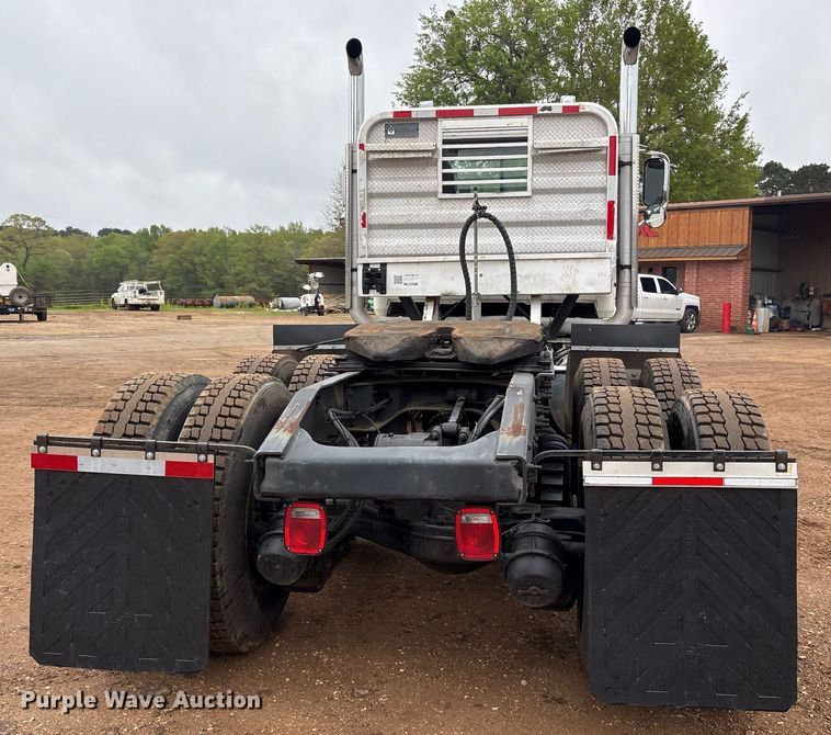 image for item OB9598 2015 Mack CHU613 semi truck