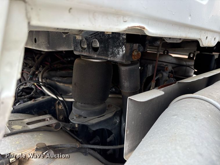 image for item OB9598 2015 Mack CHU613 semi truck