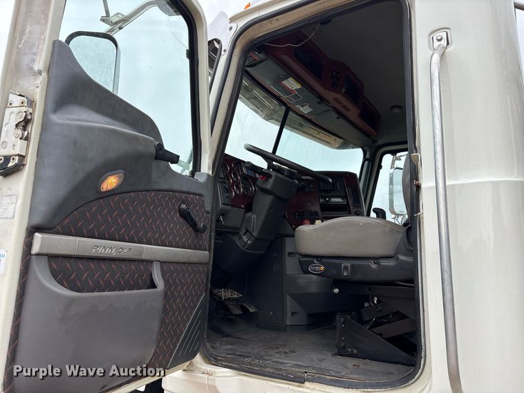 image for item OB9598 2015 Mack CHU613 semi truck