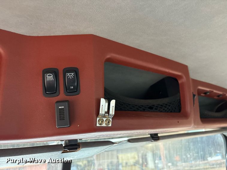 image for item OB9598 2015 Mack CHU613 semi truck