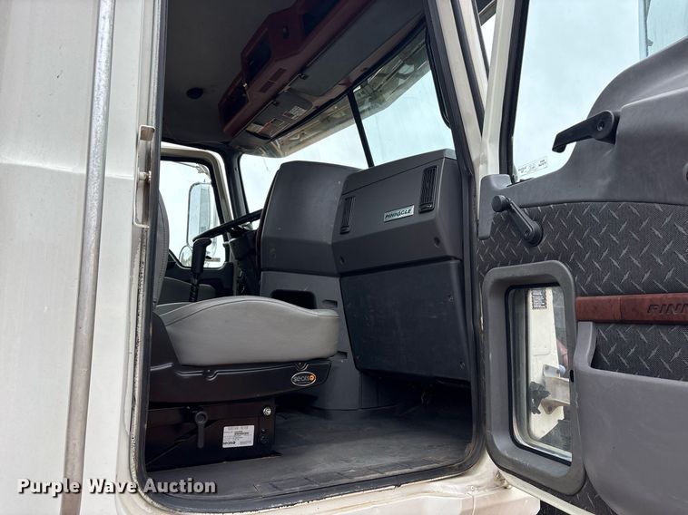 image for item OB9598 2015 Mack CHU613 semi truck