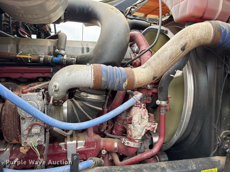 image for item OB9598 2015 Mack CHU613 semi truck