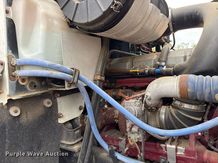 image for item OB9598 2015 Mack CHU613 semi truck