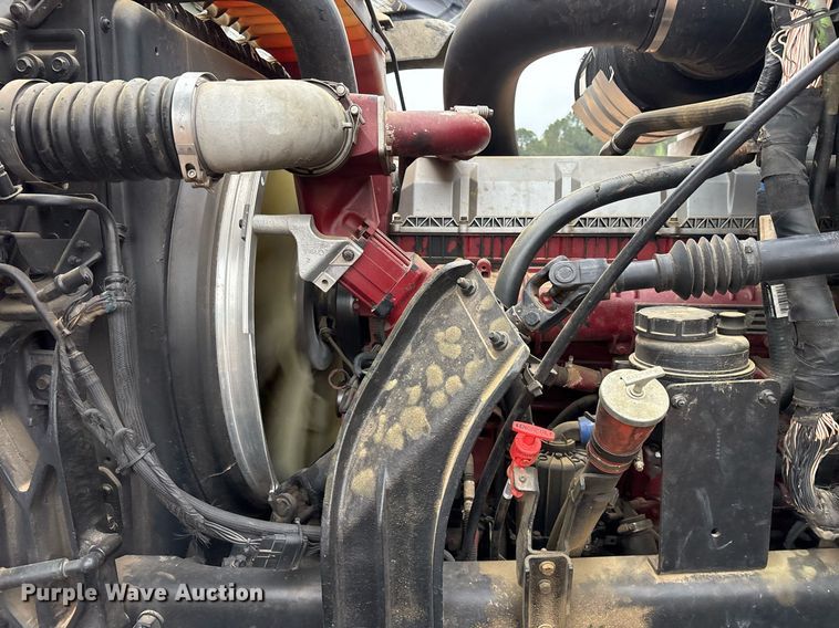 image for item OB9598 2015 Mack CHU613 semi truck