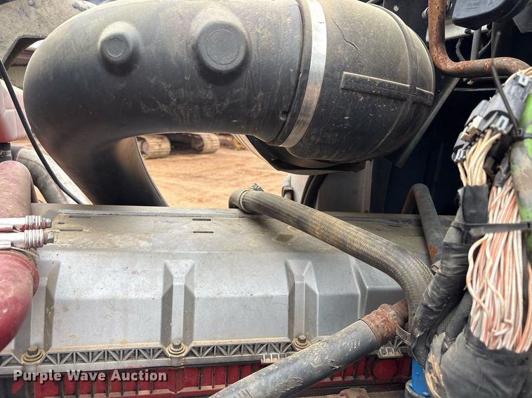 image for item OB9598 2015 Mack CHU613 semi truck