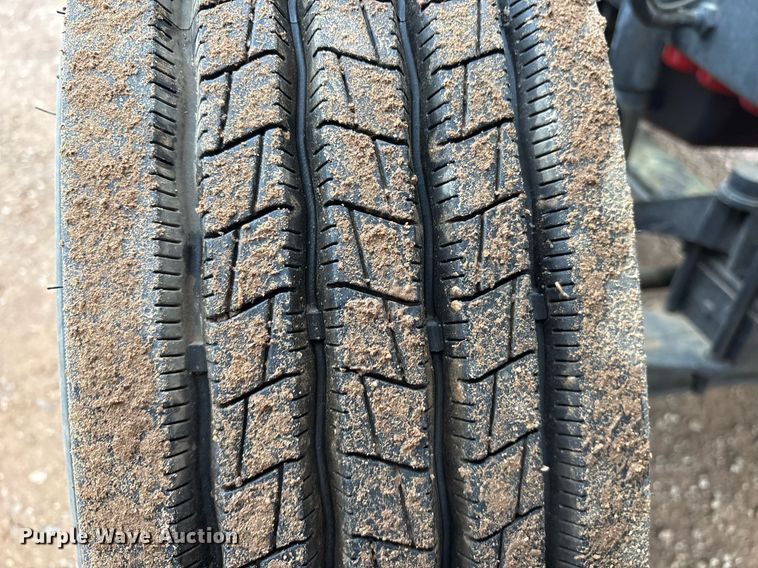 image for item OB9598 2015 Mack CHU613 semi truck