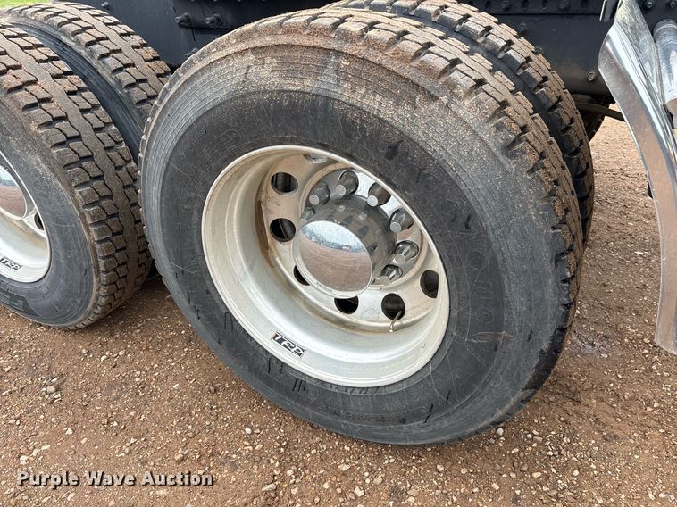 image for item OB9598 2015 Mack CHU613 semi truck