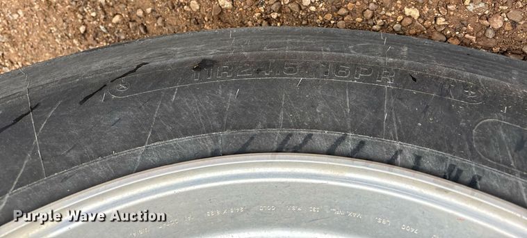 image for item OB9598 2015 Mack CHU613 semi truck