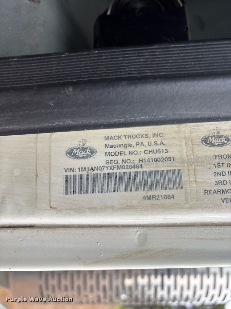 image for item OB9598 2015 Mack CHU613 semi truck