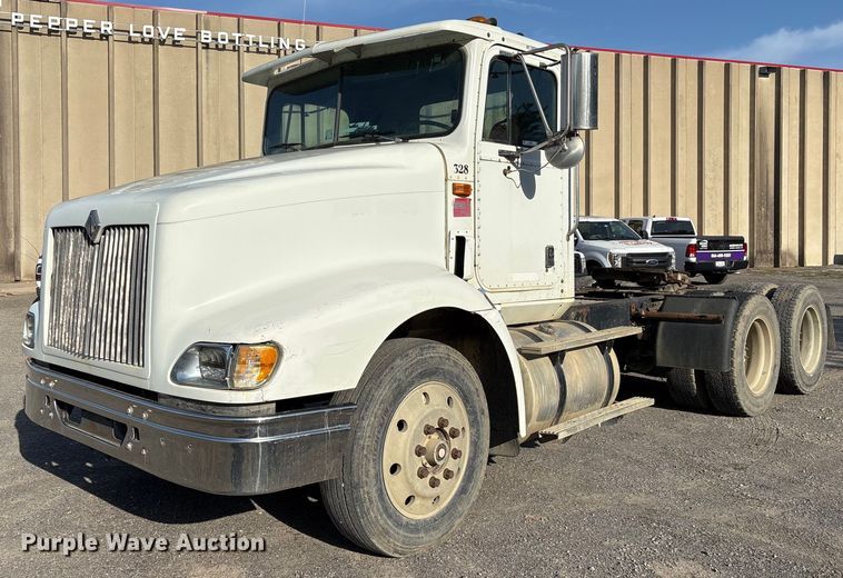 image for item OB9601 1998 International 9200 semi truck