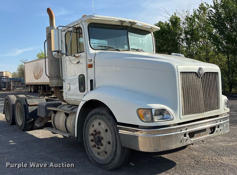 image for item OB9601 1998 International 9200 semi truck