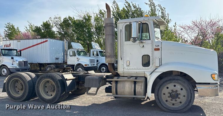 image for item OB9601 1998 International 9200 semi truck