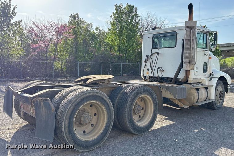 image for item OB9601 1998 International 9200 semi truck