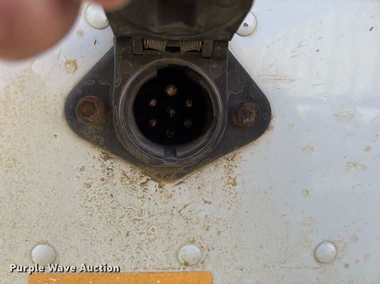 image for item OB9601 1998 International 9200 semi truck