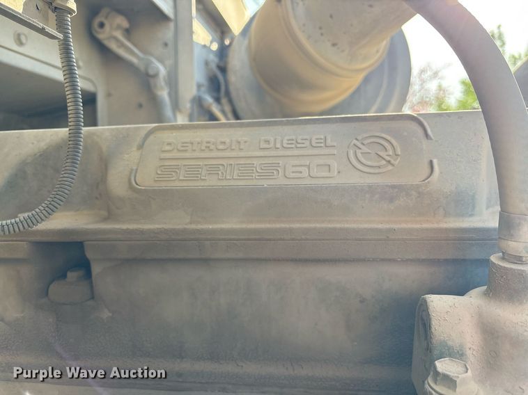 image for item OB9601 1998 International 9200 semi truck