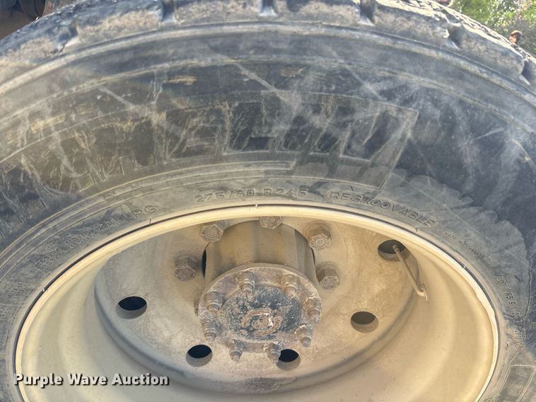 image for item OB9601 1998 International 9200 semi truck