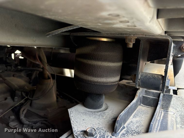 image for item OB9602 2005 International 8600 semi truck