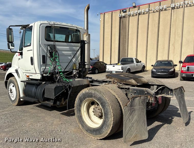 image for item OB9602 2005 International 8600 semi truck