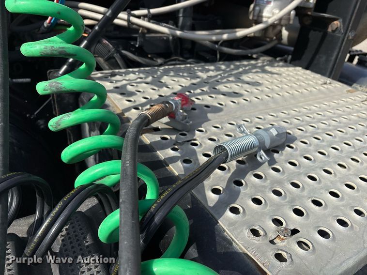 image for item OB9602 2005 International 8600 semi truck