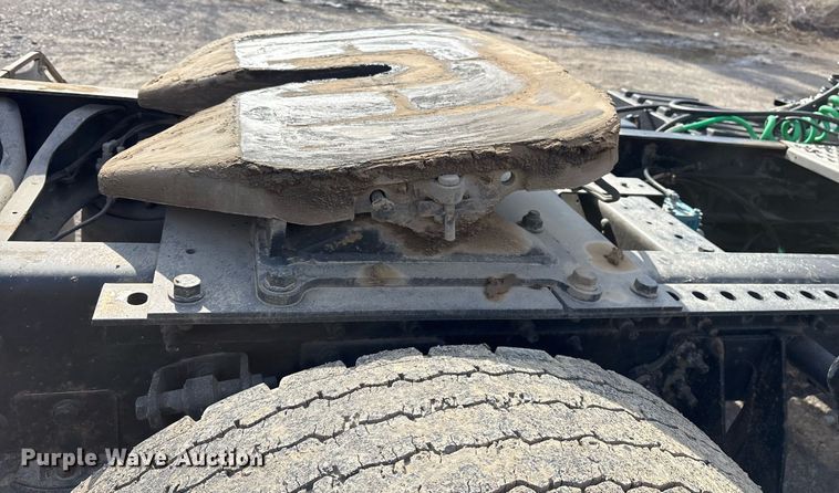 image for item OB9602 2005 International 8600 semi truck