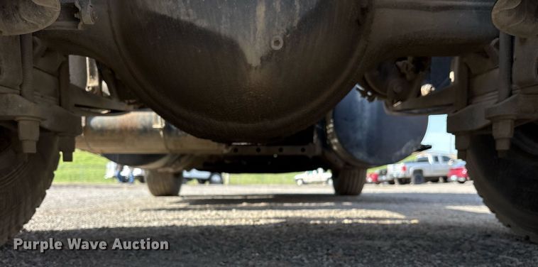 image for item OB9602 2005 International 8600 semi truck